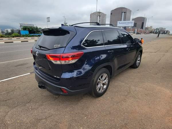 A picture of 2015 Toyota Highlander foreign 29 5M ABUJA DEAL 08132662602