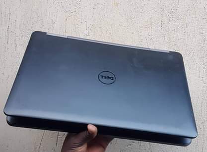 A picture of Dell core i3 laptop