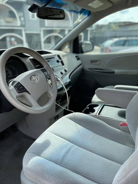 A picture of Toyota Sienna