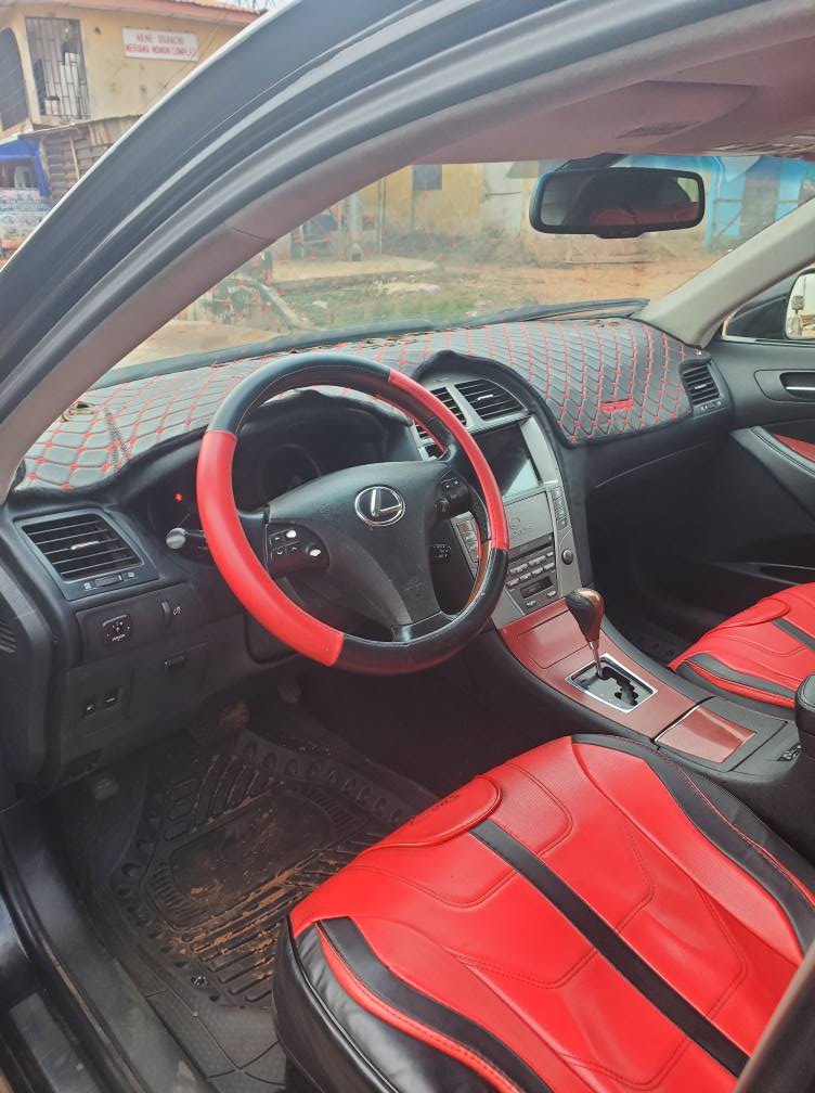 A picture of Lexus Es350