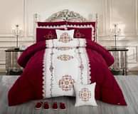 A picture of 13 pieces Bedcovers