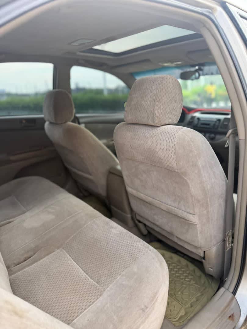 A picture of 2004 Toyota Camry 2004