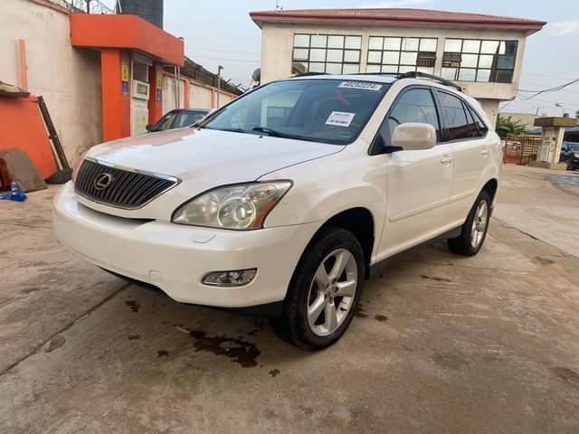 A picture of 2006 Forieng used lexus Rx
