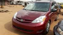 A picture of One of the greatest delights u can have Toyota Sienna