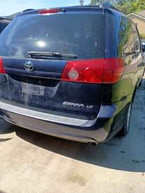 A picture of 2006 Toyota Sienna LE Minivan 4D