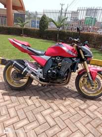 A picture of Kawasaki Z1000