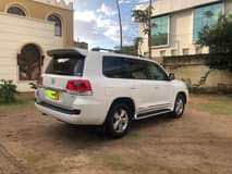 A picture of TOYOTA LAND CRUSER V8 YEAR 2014 ENGINE 1UR CC4600 PETROL