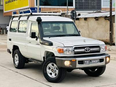 A picture of  LANDCRUISER_HARDTOP_0620356906