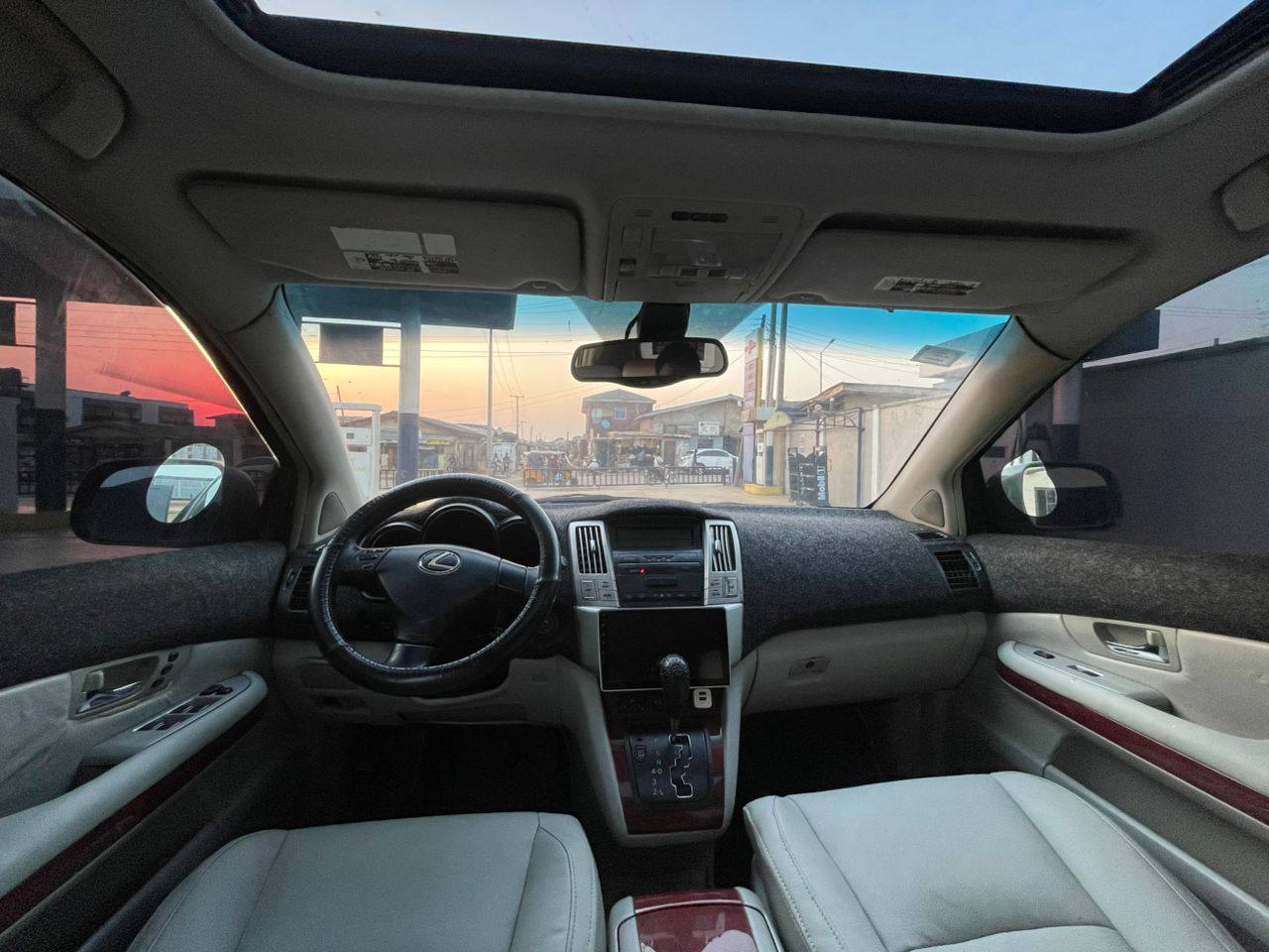 A picture of 2008 Rx350