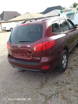 A picture of TOKS REGISTERED 2010HYUNDAI SANTAFE.
