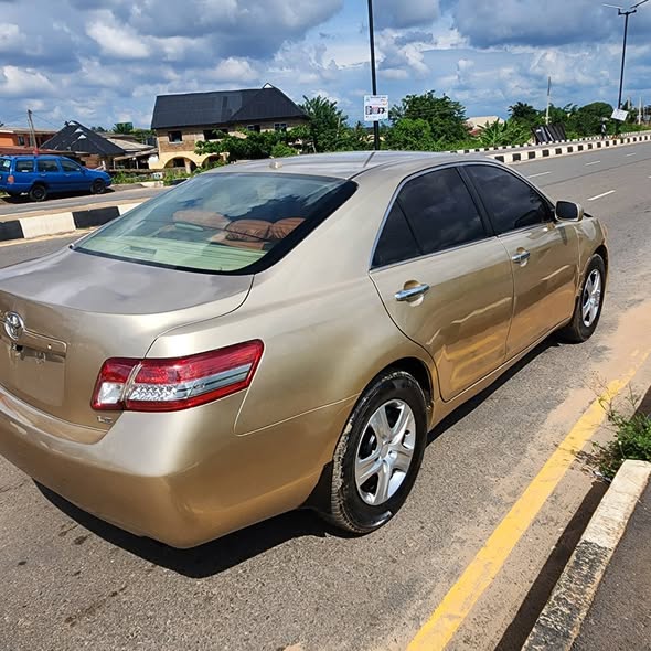 A picture of NEATLY USED 2010 TOYOTA CAMRY HAS A CLEAN INTERIOR WITH