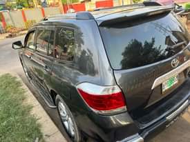 A picture of 08 Toyota highlander