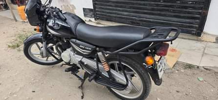 A picture of Boxer 125 kali sana haina kipengele piga 0716353726