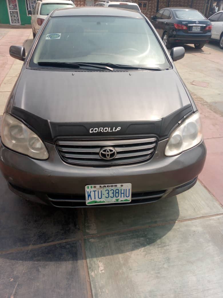 A picture of Toyota corolla 2004