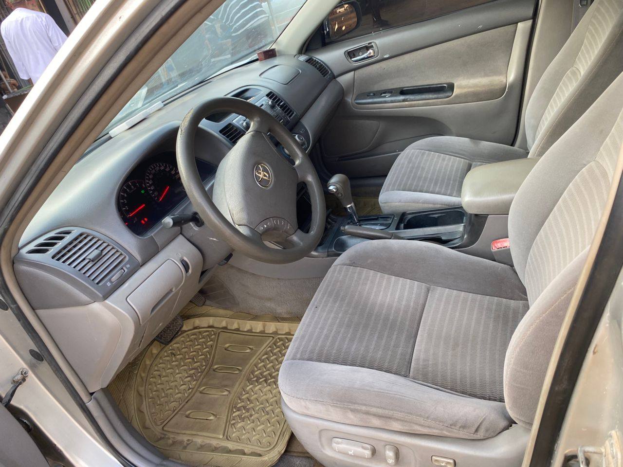 A picture of Toyota Camry 0 6 v6