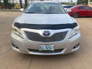A picture of Toyota Camry 08