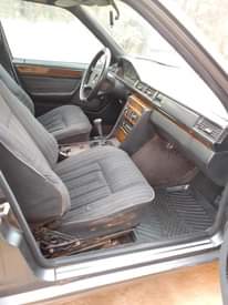 A picture of Vboot E200 Mercedes Benz