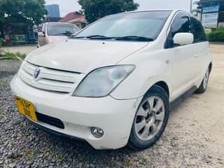 A picture of 2005 TOYOTA IST 0714058883 TOYOTA