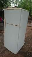 A picture of NAUZA FRIDGE YANGU HITACHI INAGANDISHA BALAA NIPENI 280K TU KINONDONI