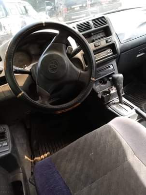 A picture of 1999 rav4 used