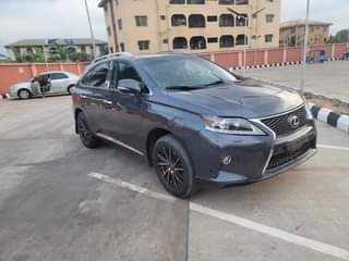 A picture of LEXUS RX350