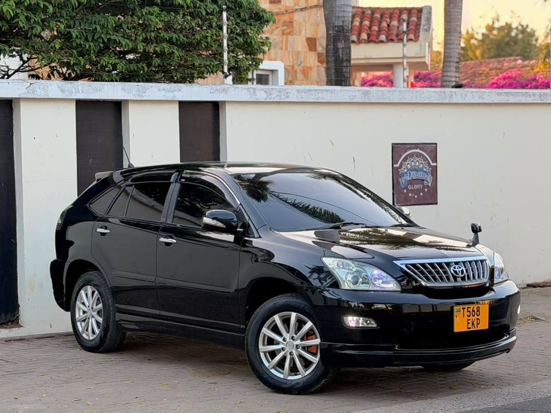A picture of TOYOTA HARRIER