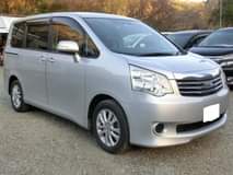 A picture of 2010 TOYOTA NOAH X L