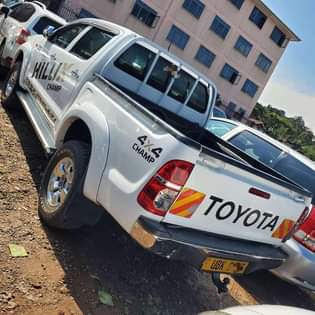 A picture of HILUX 2010 88M