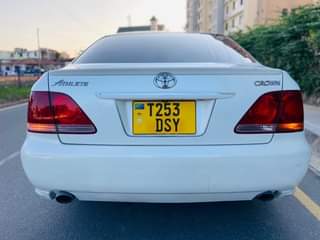 A picture of Toyota crown