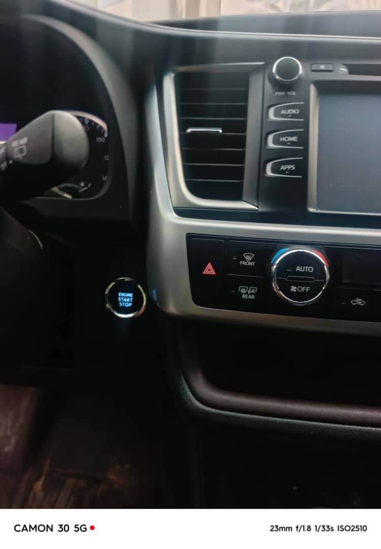 A picture of 2015 Toyota highlander