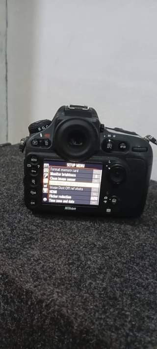 A picture of Nikon D800 36 3megapixels with lens from USA very clean