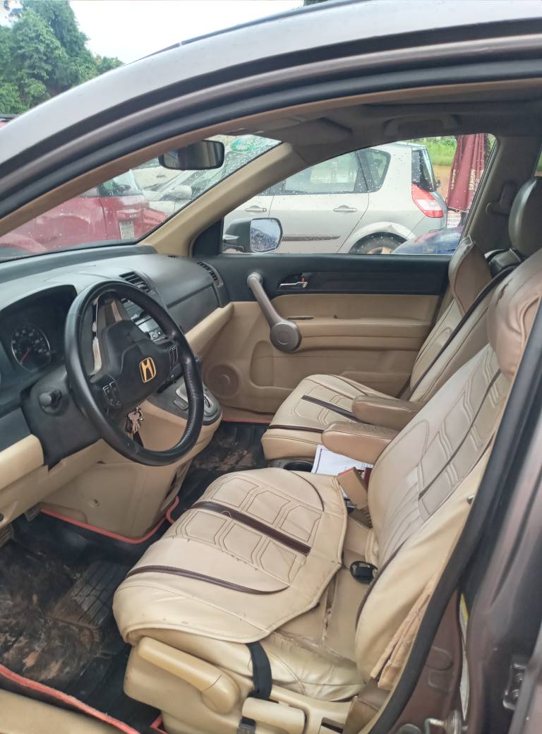 A picture of Honda CRV 08 model Buy and celebrate