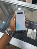 A picture of samsung galaxy s 10 plus