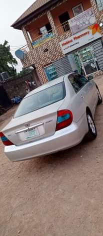 A picture of Camry 04
