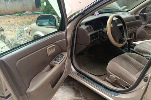 A picture of Toyota Camry tiny light 2000 model v4