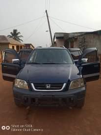 A picture of Honda cr V 2001m