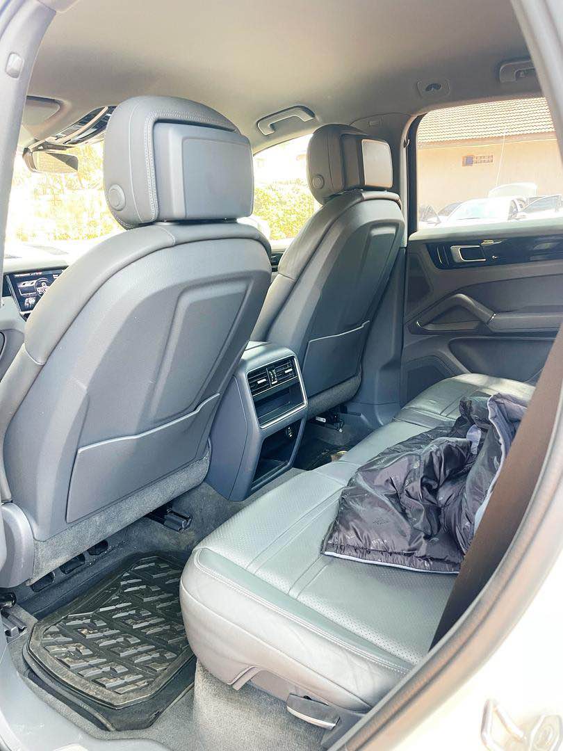 A picture of Porsche cayenne