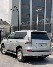 A picture of 2017 LEXUS GX460 LED Headlamp Sun Roof Thumb start Reverse