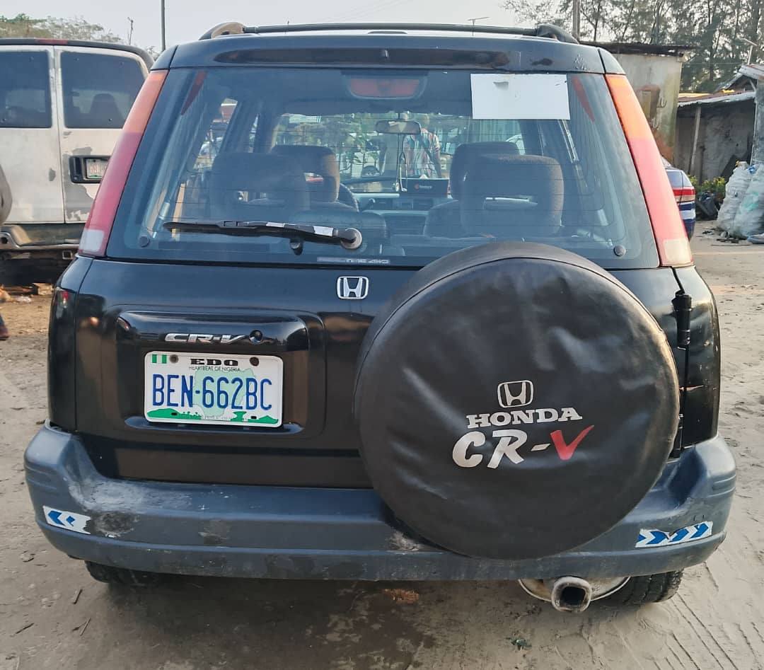 A picture of 1st body Honda CR V up 4 sale 1.7m Only