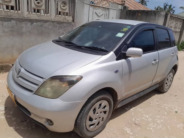 A picture of TOYOTA IST
