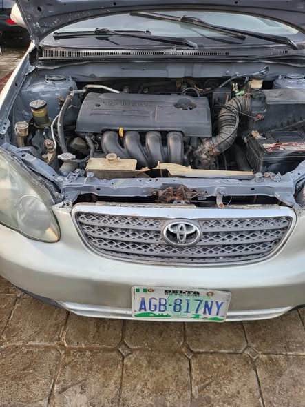 A picture of Distress 2004 Toyota corolla