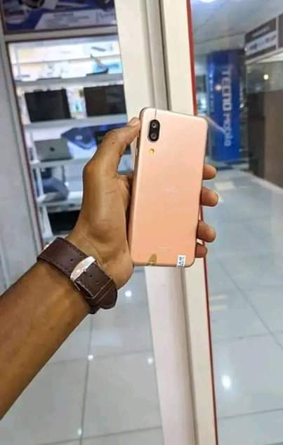 A picture of Aquas sense 3 gb64 ram 4