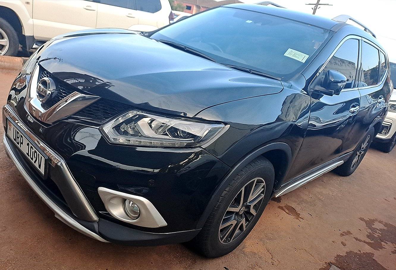 A picture of X Trail...Model 2014...4WD Option Button...Call...0703273550