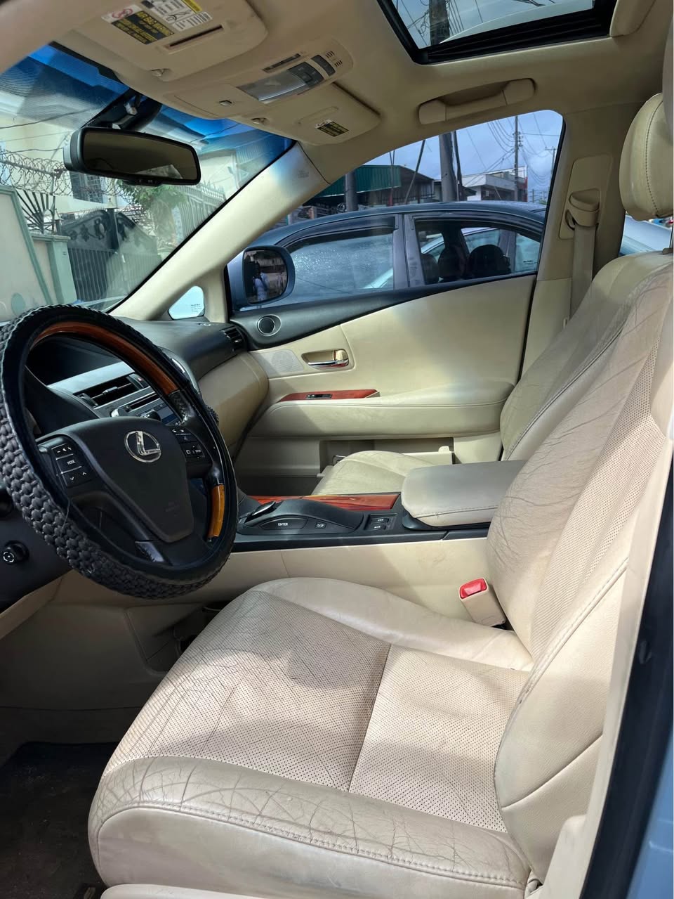 A picture of 2011 SUPER CLEAN REGISTERED BUT NOT USED LEXUS RX350 IN