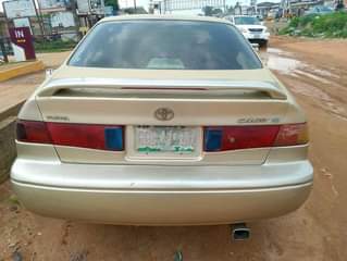 A picture of Toyota Camry 2001 drop light