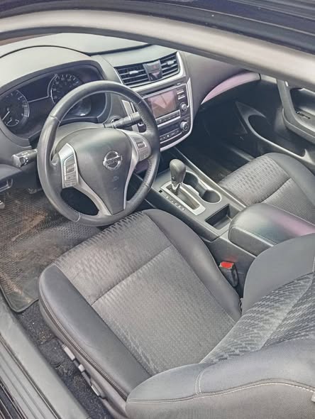 A picture of 2017 FOREIGN USED NISSAN ALTIMA