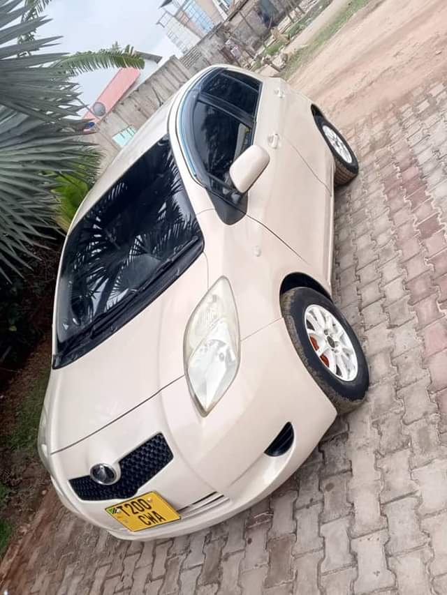 A picture of Vitz inauzwa bei ml 6.5 Con 0716574262 Idd lugebe Tegeta