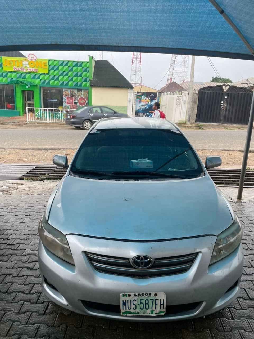 A picture of Toyota corolla 010