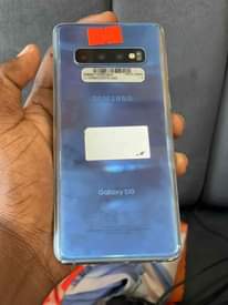 A picture of SAMSUNG GALAXY S10 PLAIN GB 128 RAM 8
