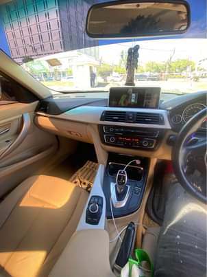 bmw 320i